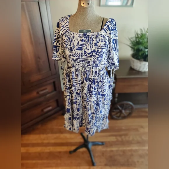 Blue and White Patterned Dress - Picture 1 of 5